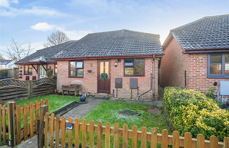 2 bedroom bungalow for sale - Willow Mews, Witley, Godalming, Surrey, GU8