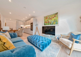 3 bedroom apartment for sale - Seagull Lane, London, E16