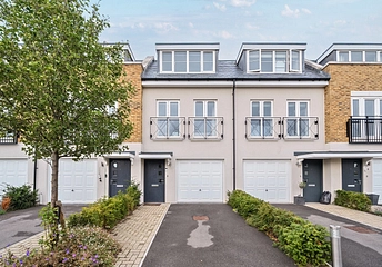 3 bedroom townhouse for sale - Burnham Court, Stomp Road, Burnham, Slough, SL1