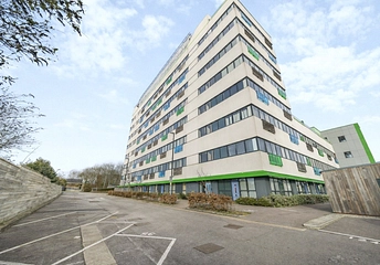 2 bedroom apartment for sale - West Terrace, Six Hills House, Kings Road, Stevenage, Hertfordshire, SG1