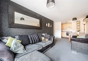 2 bedroom apartment for sale - Eaton Avenue, Slough, Berkshire, SL1