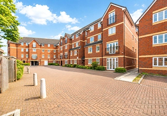 2 bedroom apartment for sale - Eaton Avenue, Slough, Berkshire, SL1