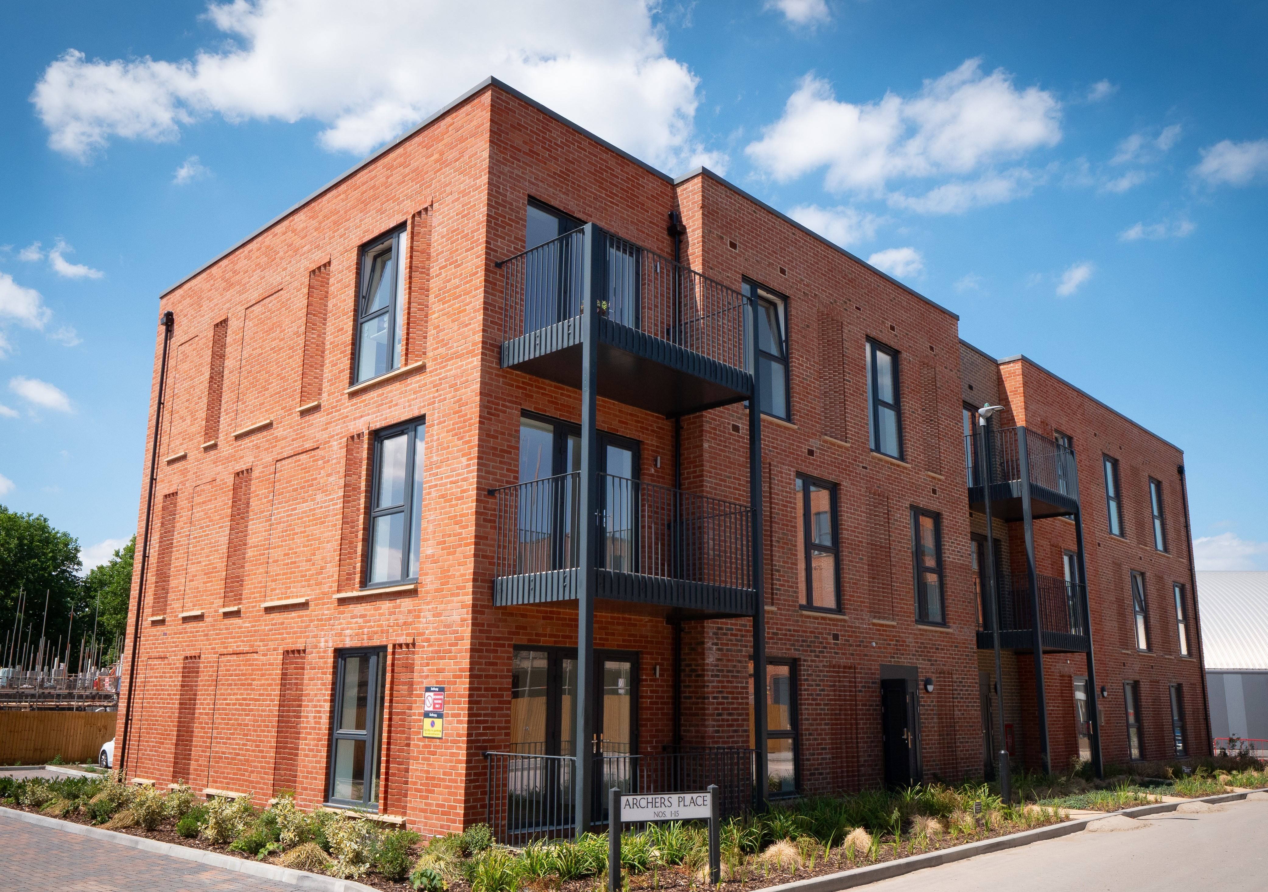 SNG at Montem - Slough, Berkshire, SL1